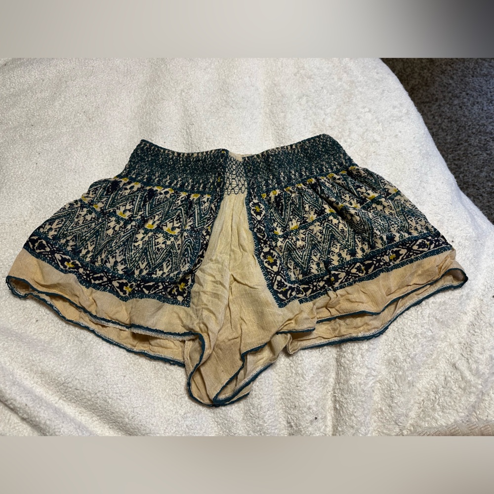 Free People size small patterned summer flowy shorts. Super comfortable